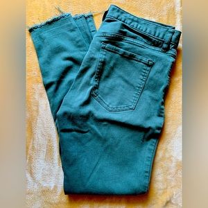 Banana Republic army green mid rise skinnies Size 28